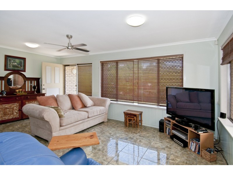 16 Bompa Rd, Waterford West QLD 4133