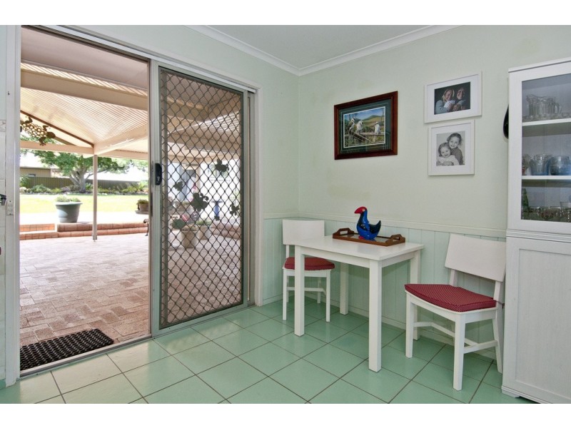 16 Bompa Rd, Waterford West QLD 4133