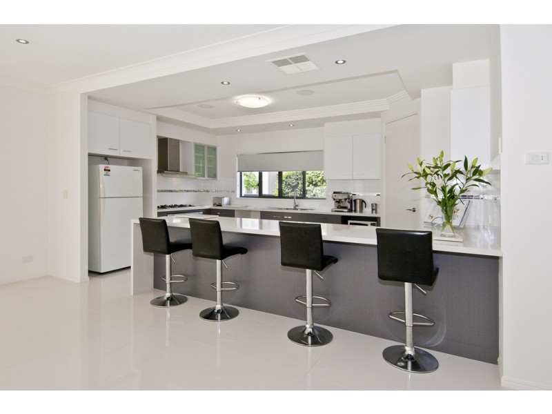 84 Craig Street, Wishart QLD 4122