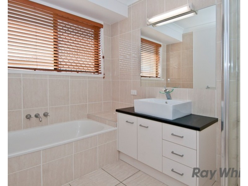 2 Webcke Avenue, Crestmead QLD 4132