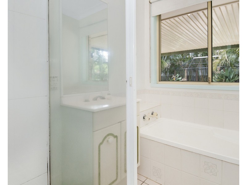 18 Eagle Avenue, Waterford West QLD 4133