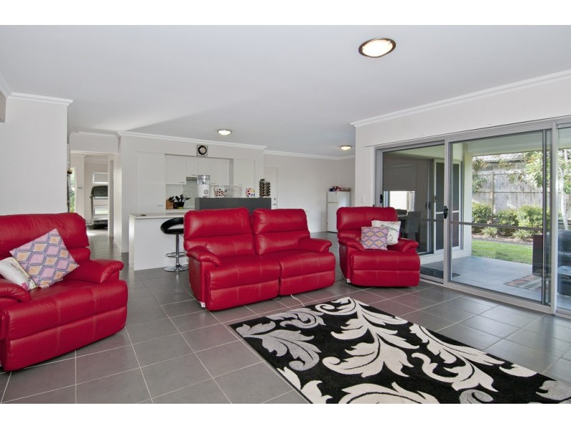 67 Jarvis Rd, Waterford QLD 4133