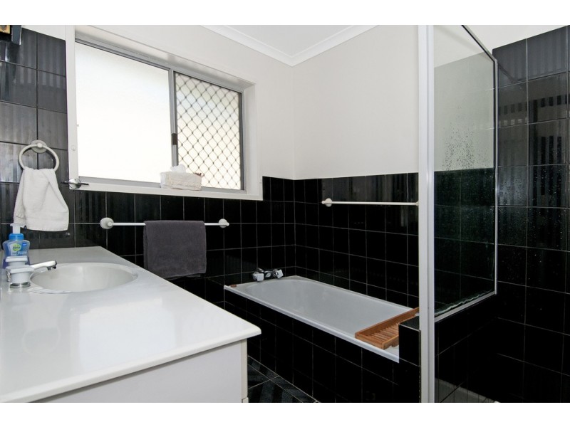 30 Edinburgh Drive, Bethania QLD 4205