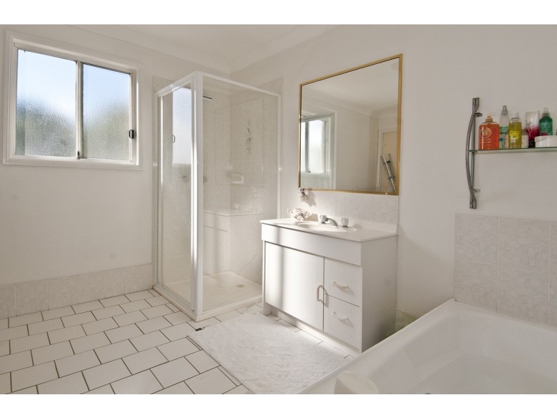 29 Leighton Drive, Edens Landing QLD 4207