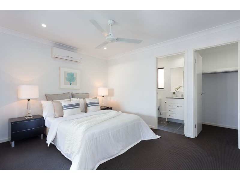 92 Cobblestone Ave, Logan Reserve QLD 4133
