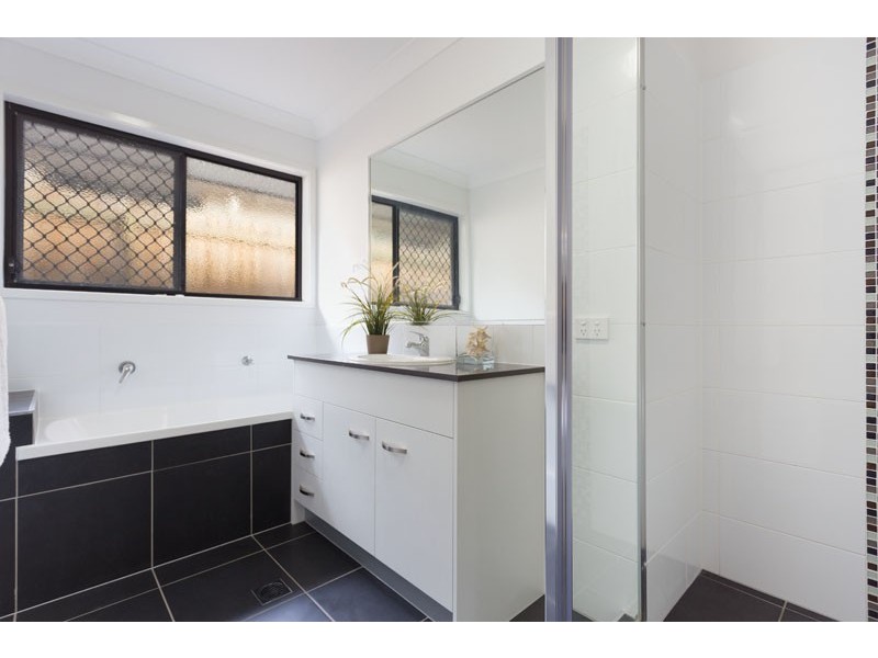 92 Cobblestone Ave, Logan Reserve QLD 4133