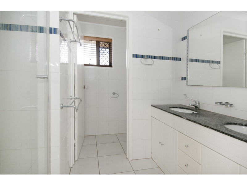 28 Highbury Dr, Crestmead QLD 4132