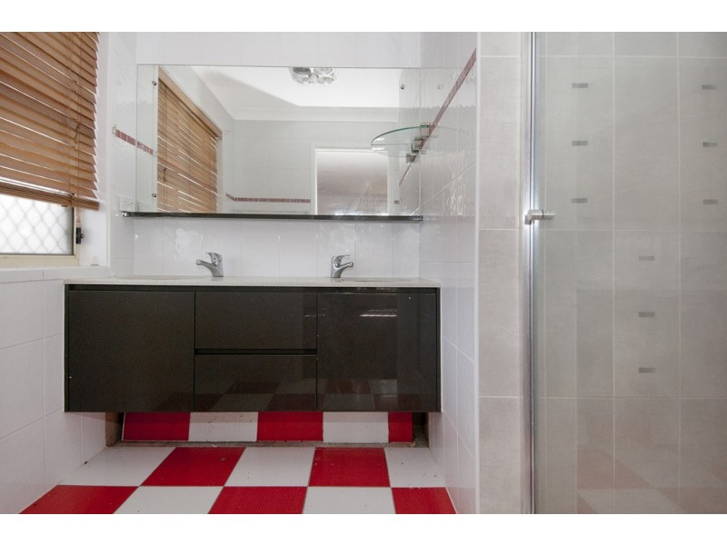 28 Highbury Dr, Crestmead QLD 4132