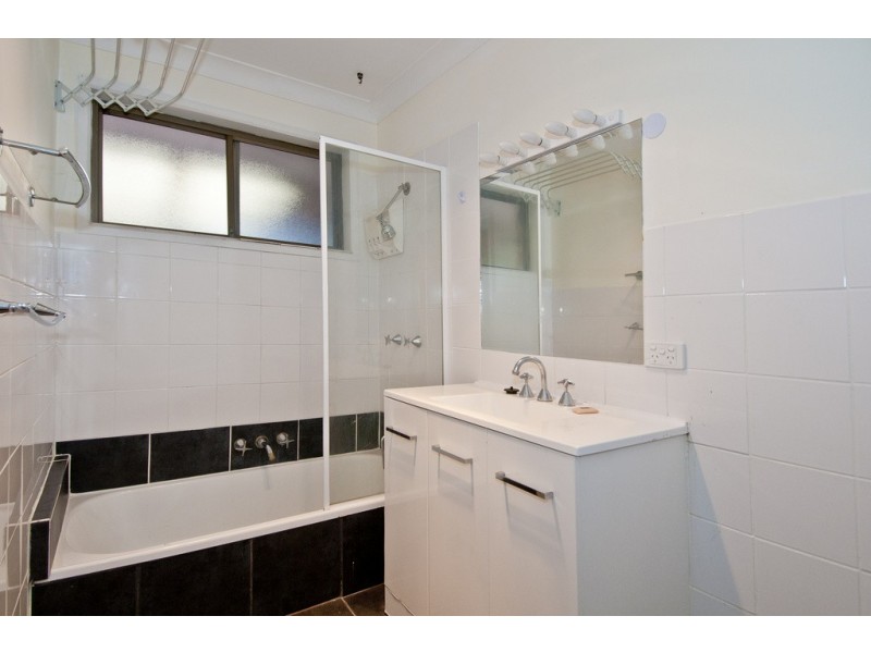 4 Virginia Grove, Southport QLD 4215