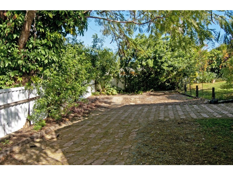 4 Virginia Grove, Southport QLD 4215