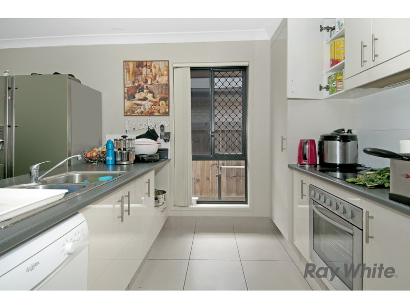 18 Coalstoun Crossing, Waterford QLD 4133