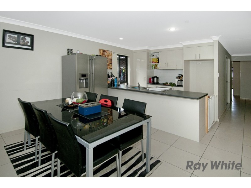 18 Coalstoun Crossing, Waterford QLD 4133