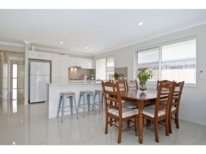 12 Ravensbourne Circuit, Waterford QLD 4133
