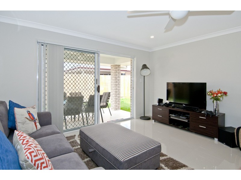 12 Ravensbourne Circuit, Waterford QLD 4133