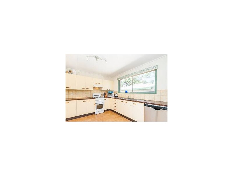 4 Bellis Street, Daisy Hill QLD 4127