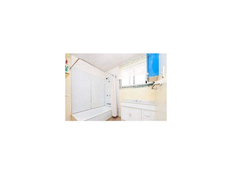 4 Bellis Street, Daisy Hill QLD 4127