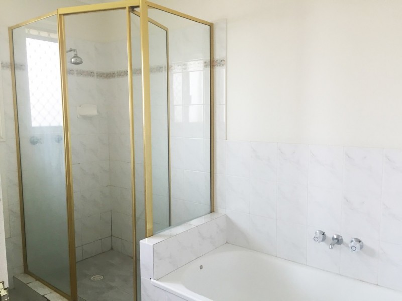 138 Lamberth Road, Regents Park QLD 4118