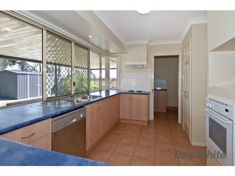 17 Waterline Cres, Waterford QLD 4133