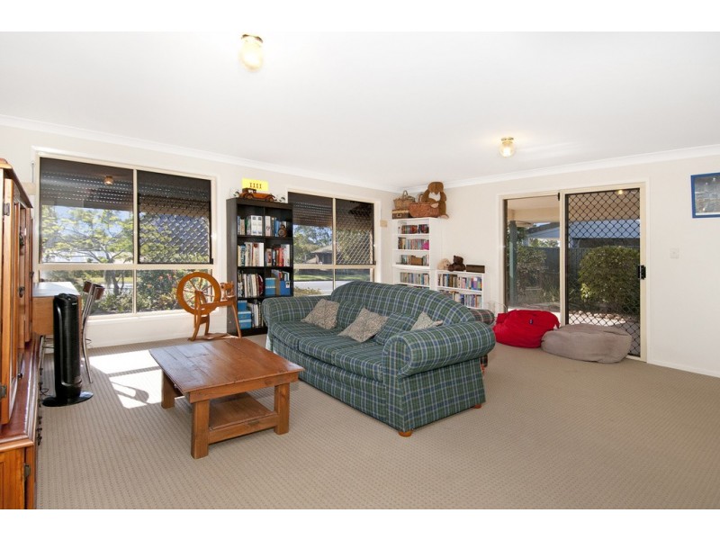 23 Edinburgh Dr, Bethania QLD 4205