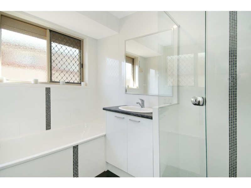 23 Edinburgh Dr, Bethania QLD 4205