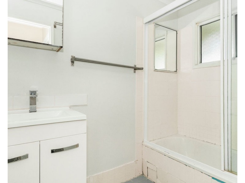 73 Logan Reserve Rd, Waterford West QLD 4133