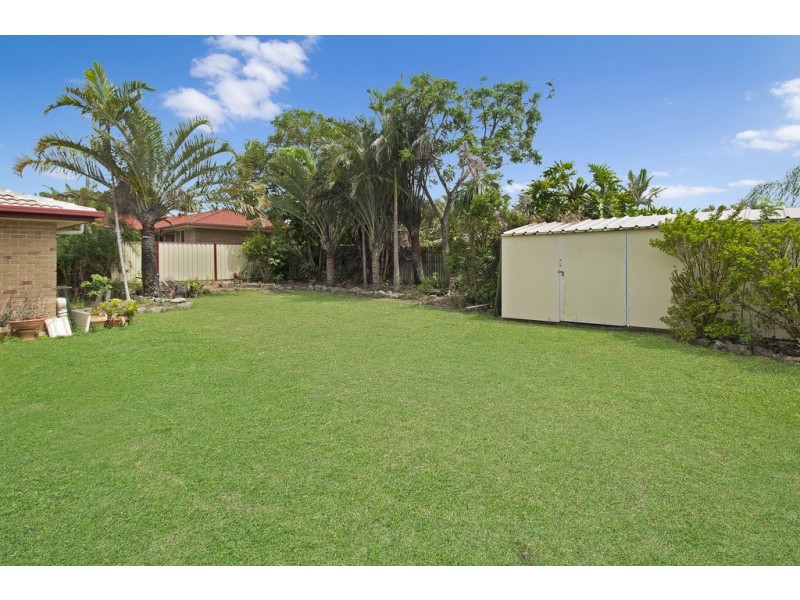 27 Wallace St, Crestmead QLD 4132