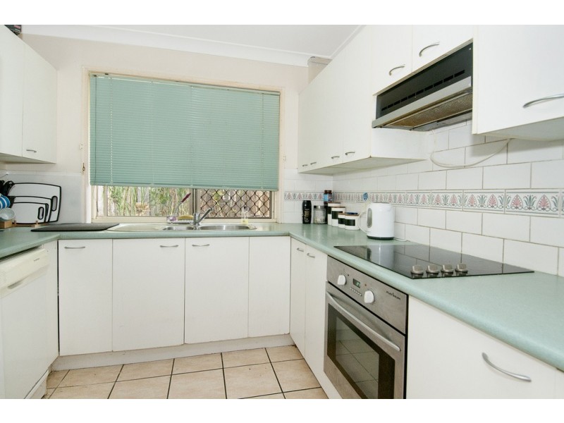 27 Wallace St, Crestmead QLD 4132