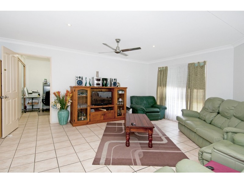 27 Wallace St, Crestmead QLD 4132
