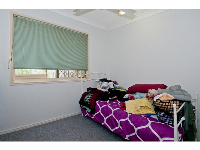 27 Wallace St, Crestmead QLD 4132