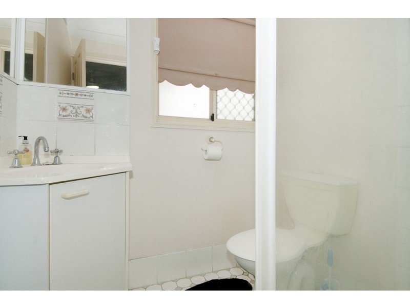 27 Wallace St, Crestmead QLD 4132