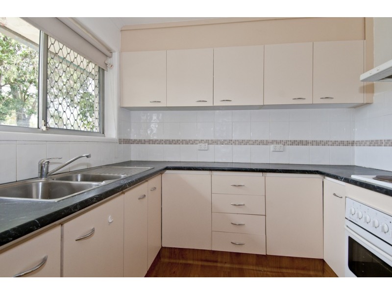 8 Dryade Street, Regents Park QLD 4118