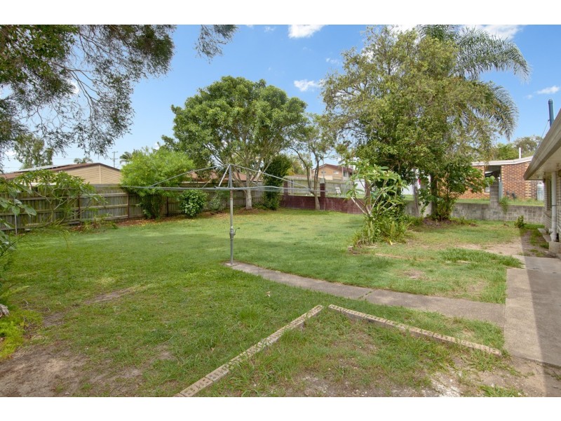 8 Dryade Street, Regents Park QLD 4118