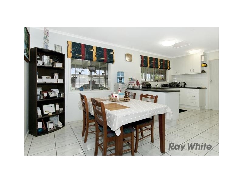28a Pinelands St, Loganlea QLD 4131