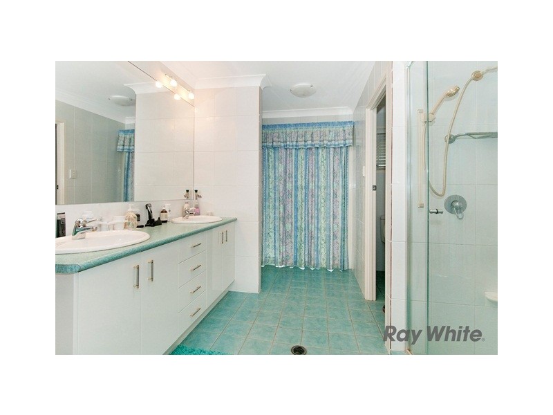28a Pinelands St, Loganlea QLD 4131