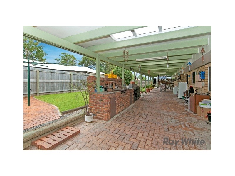 28a Pinelands St, Loganlea QLD 4131