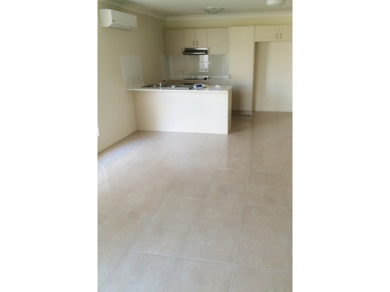 8b Regeling Court, Loganlea QLD 4131