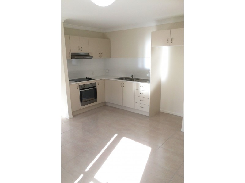 8b Regeling Court, Loganlea QLD 4131