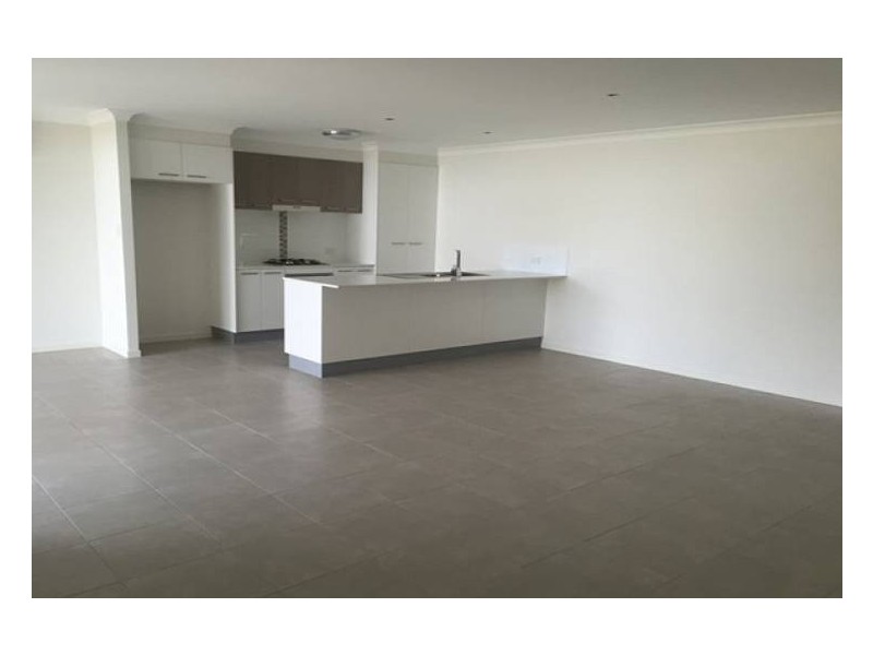 8 Sunstone Court, Logan Reserve QLD 4133
