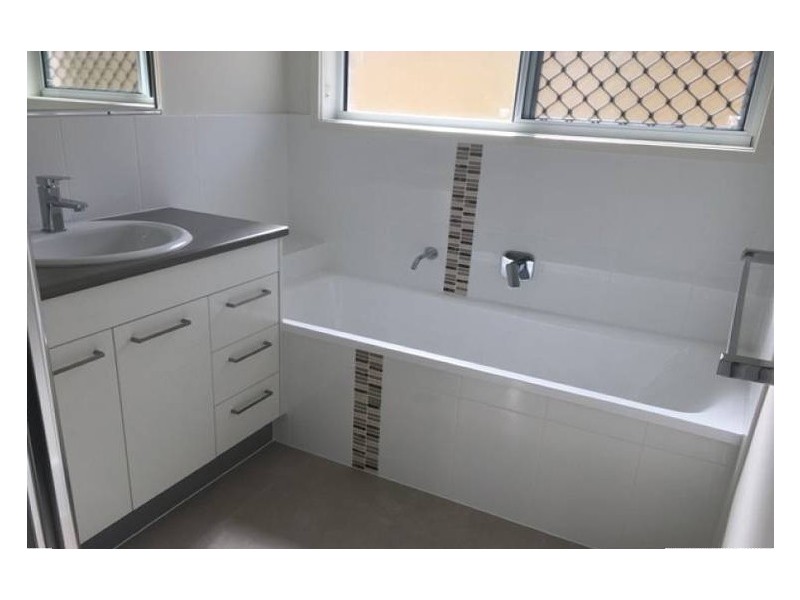 8 Sunstone Court, Logan Reserve QLD 4133