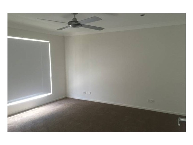 8 Sunstone Court, Logan Reserve QLD 4133