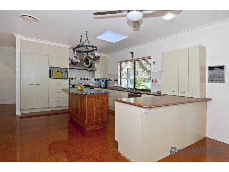 54 Jacaranda Ave, Boronia Heights QLD 4124