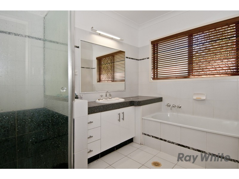 54 Jacaranda Ave, Boronia Heights QLD 4124