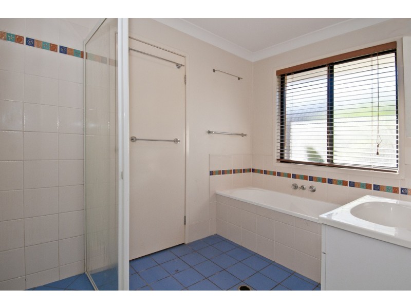 4 Lake Cootharaba Pl, Logan Reserve QLD 4133