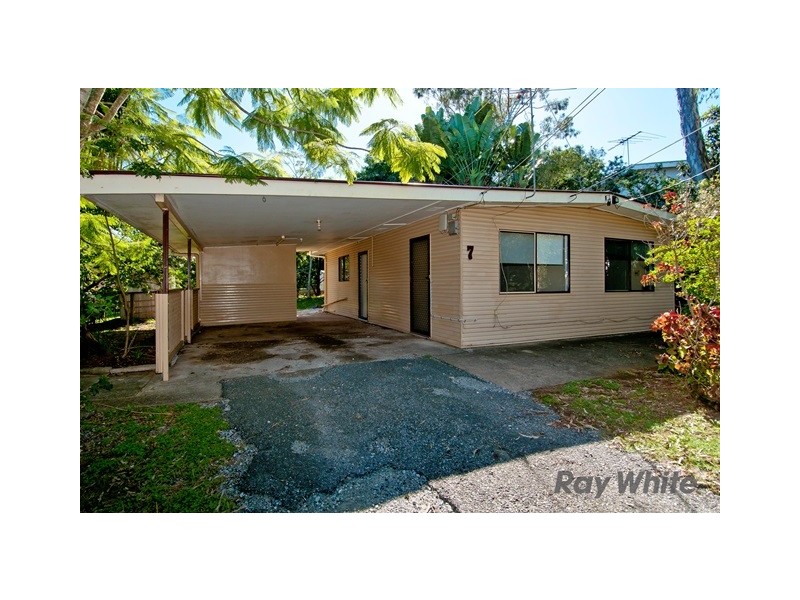7 Palm Avenue, Kingston QLD 4114