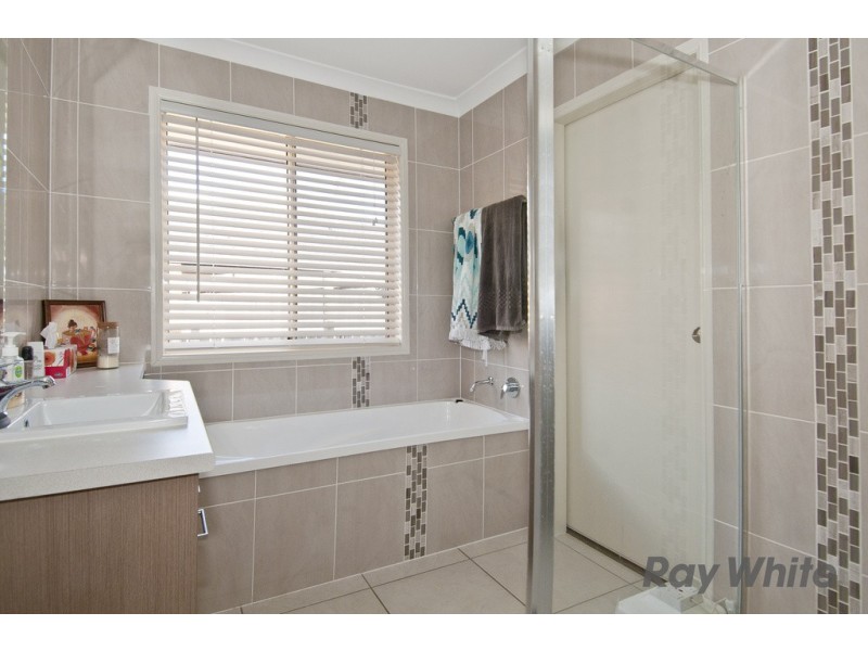 47 Gordonia Dr, Regents Park QLD 4118