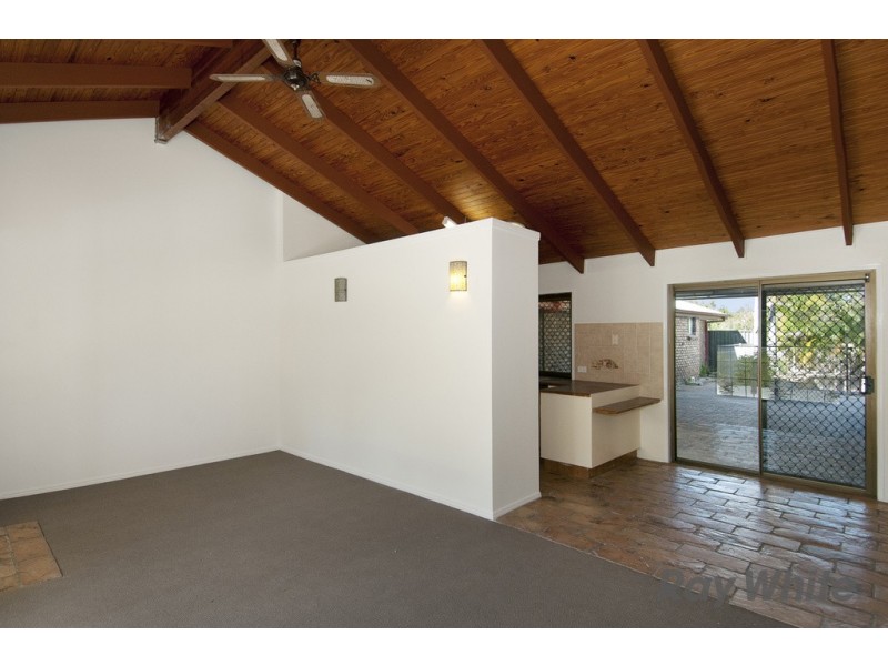 9AandB Spruce Street, Loganlea QLD 4131