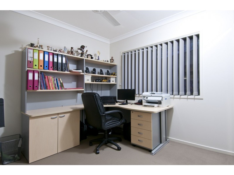 9 Conimbla Crescent, Waterford QLD 4133