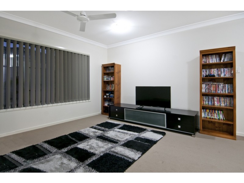 9 Conimbla Crescent, Waterford QLD 4133