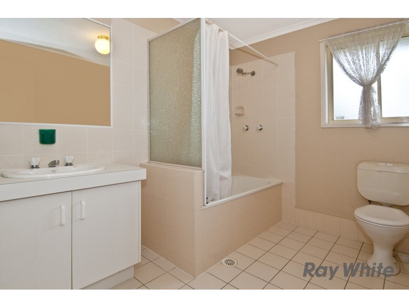 3 Carlton Cl, Bethania QLD 4205