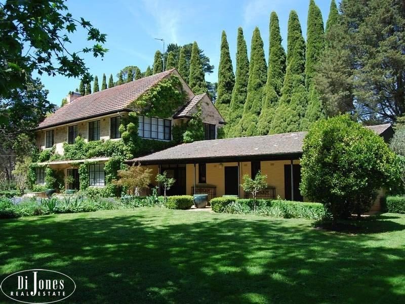 00 Cnr Werrington St and Moss Vale Road, Burradoo NSW 2576